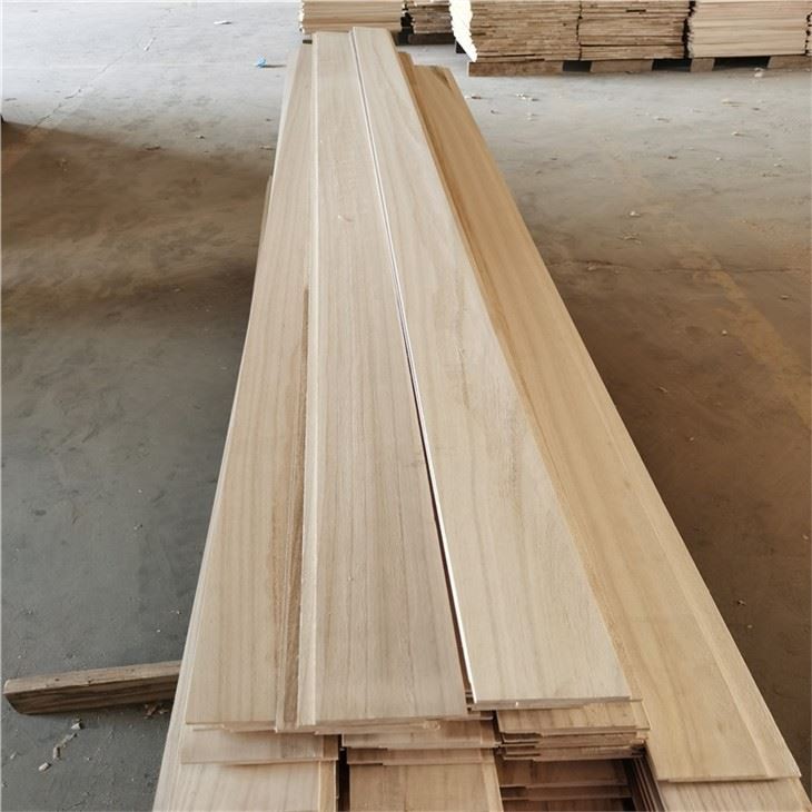 Tavole di legno per decorazioni d'interni