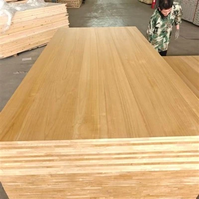 La carbonizzazione del pannello in legno massello
